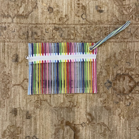 Wild Honey Mesh Makeup Bag - Picture 2 of 4